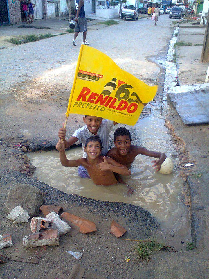 720x960, 161 Kb / лужа, негритята, флаг, кирпичи