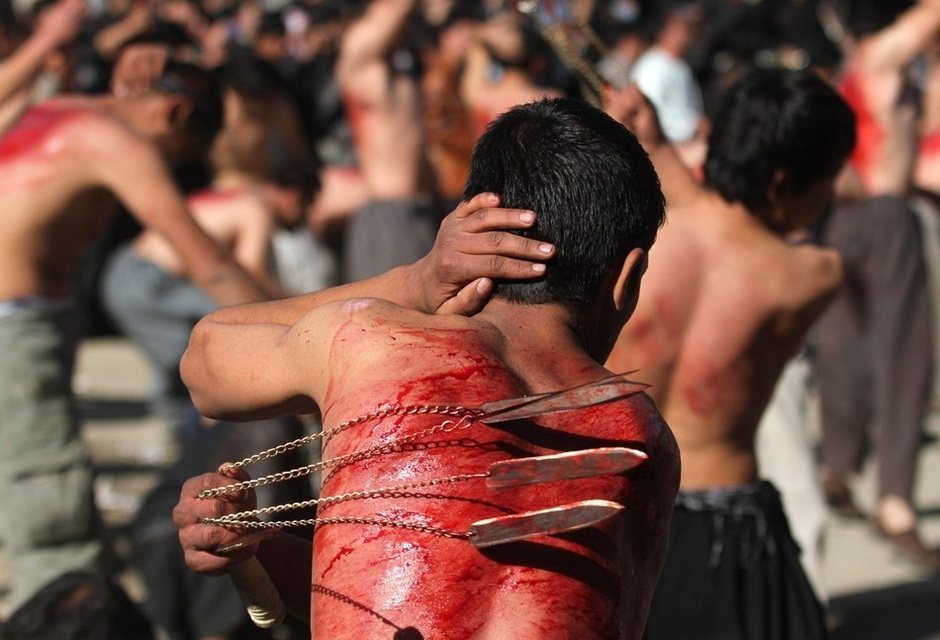 940x640, 93 Kb / бичевание, занжир, кровь, праздник