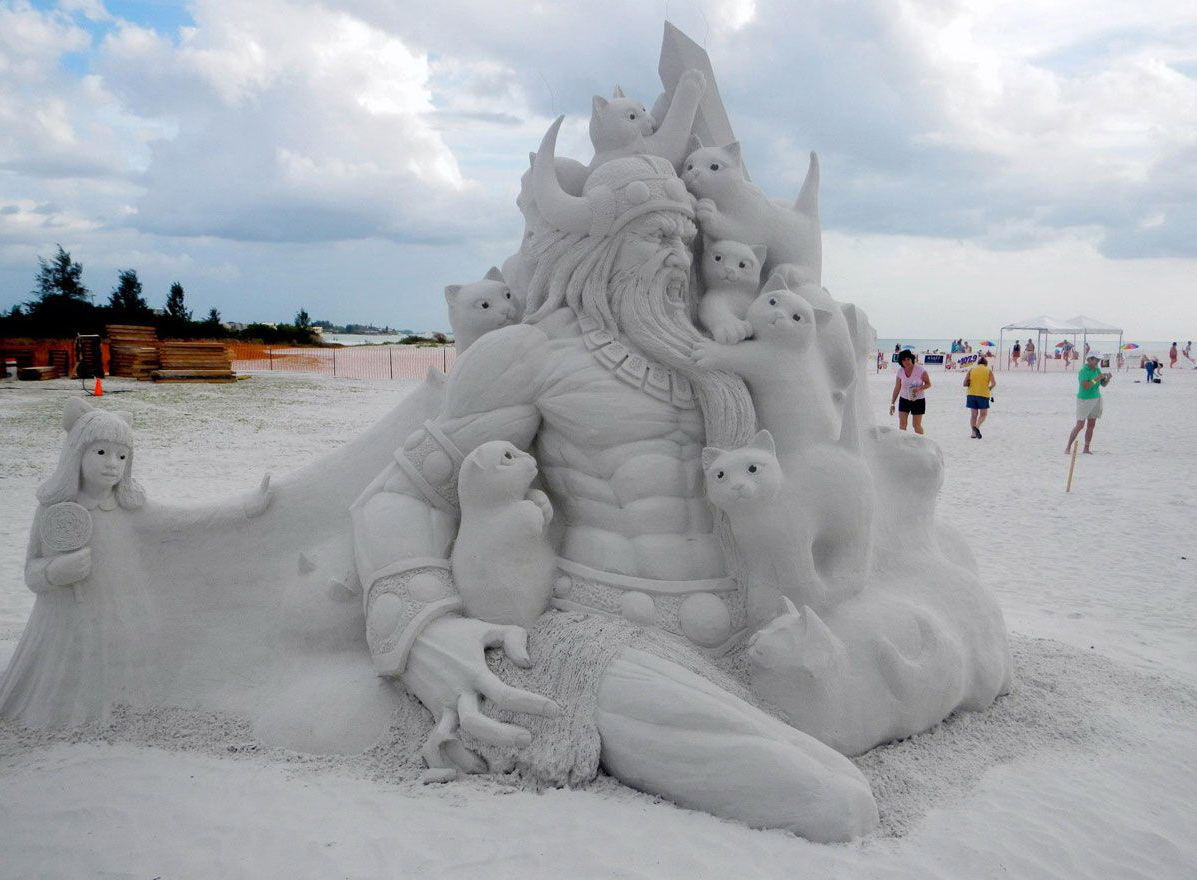 1197x880, 246 Kb / песок, скульптура, коты, викинг