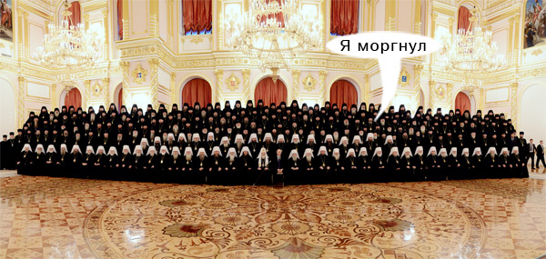 600x285, 104 Kb / священники, групповая фотография, моргнул