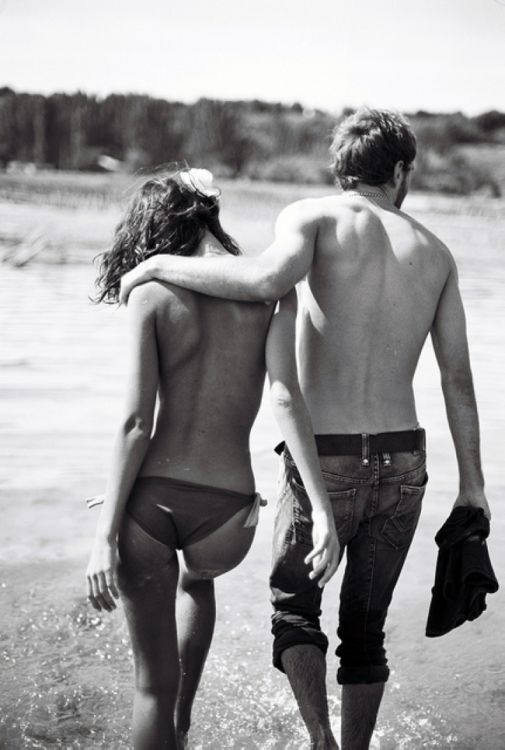 505x750, 66 Kb / топлесс, ч/б, парочка