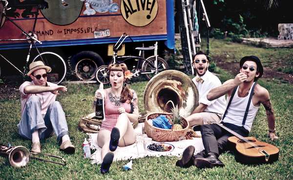 600x370, 54 Kb / пикник, труба