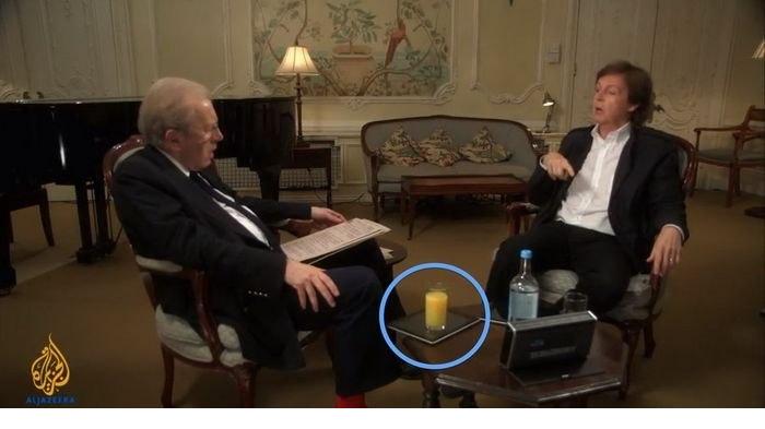 700x393, 32 Kb / Aljazeera, интервью, планшет, сок