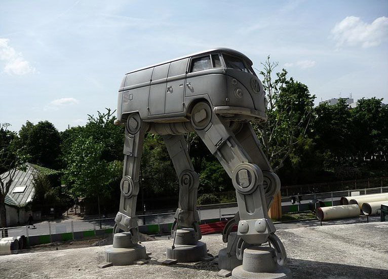 766x551, 131 Kb / скульптура, ноги, VW