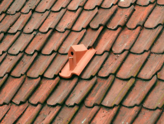 640x487, 104 Kb / крыша, скворечник, черепица