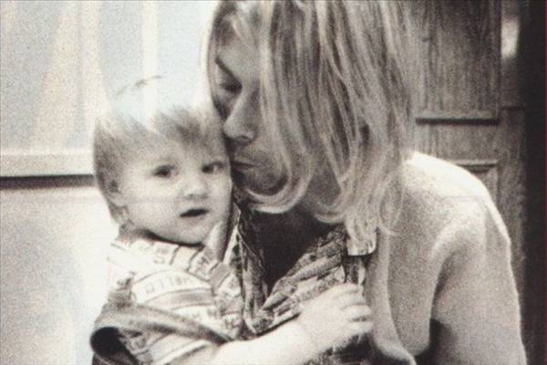 600x400, 33 Kb / Кобейн, фото, ребенок