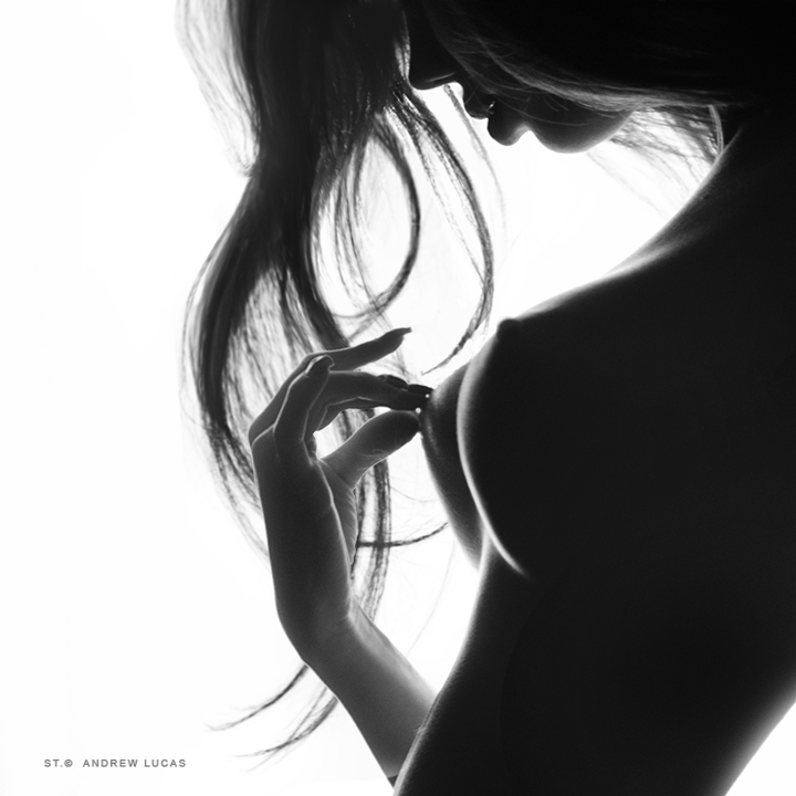 720x720, 134 Kb / ч/б, сиськи, лукас