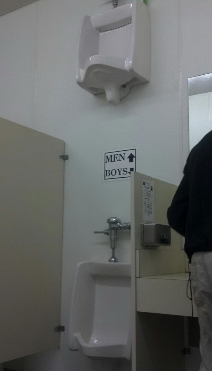 676x1182, 113 Kb / туалет, писуар