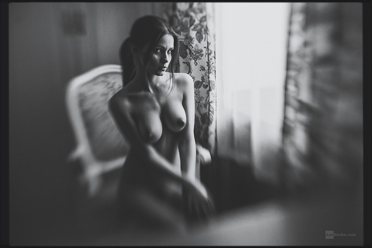 1200x800, 227 Kb / кресло, окно, штора, ч/б