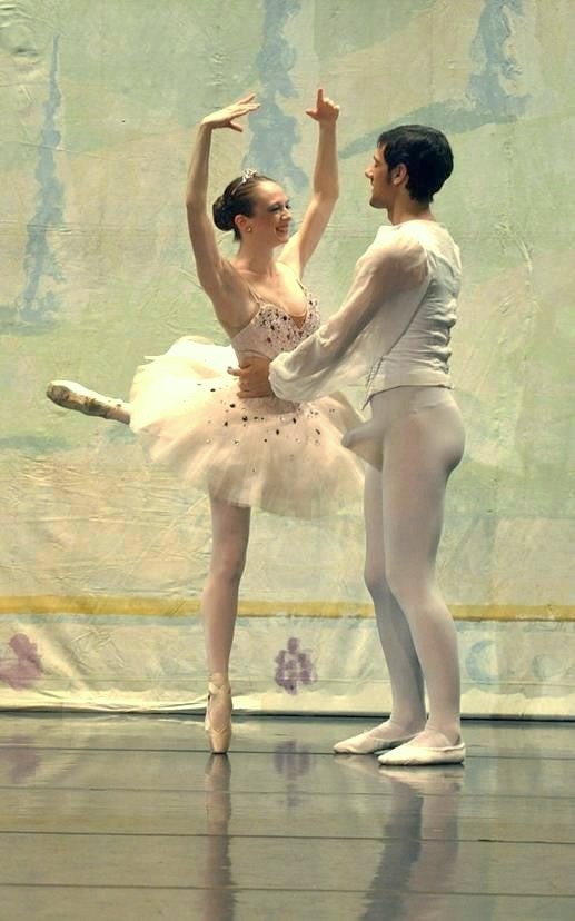 517x828, 69 Kb / балет, пачка, балерина, стояк, член