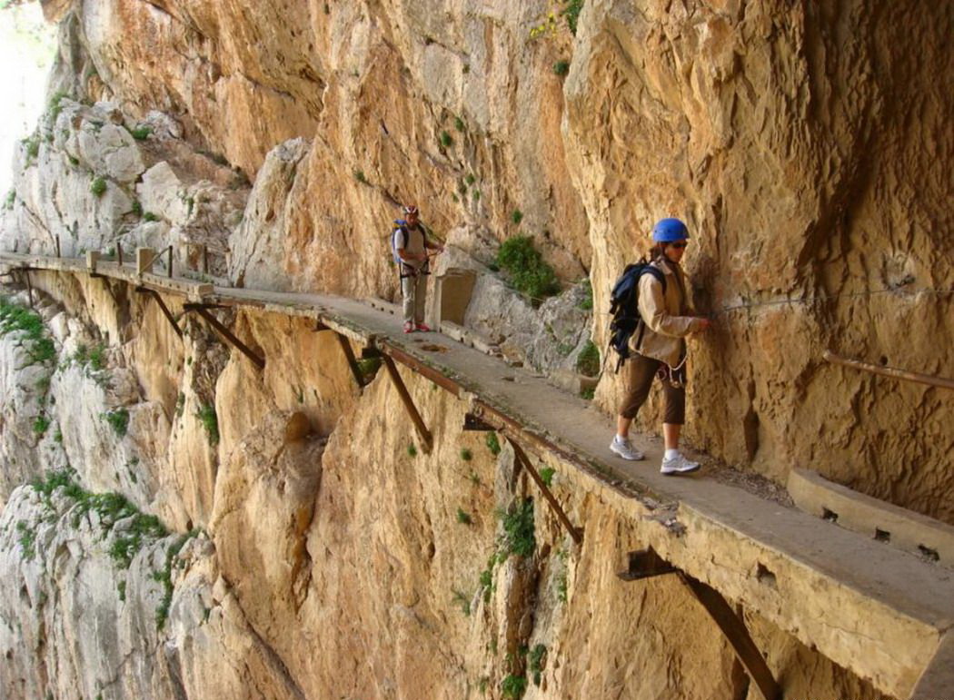 1050x771, 250 Kb / испания, тропа, альпинист, скала