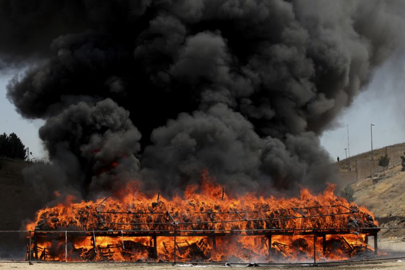 800x533, 58 Kb / огонь, иран, наркотики