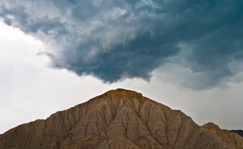 800x492, 294 Kb / холм, циклон