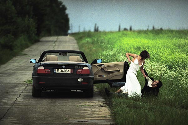 600x400, 47 Kb / баба, мужик, машина, драка