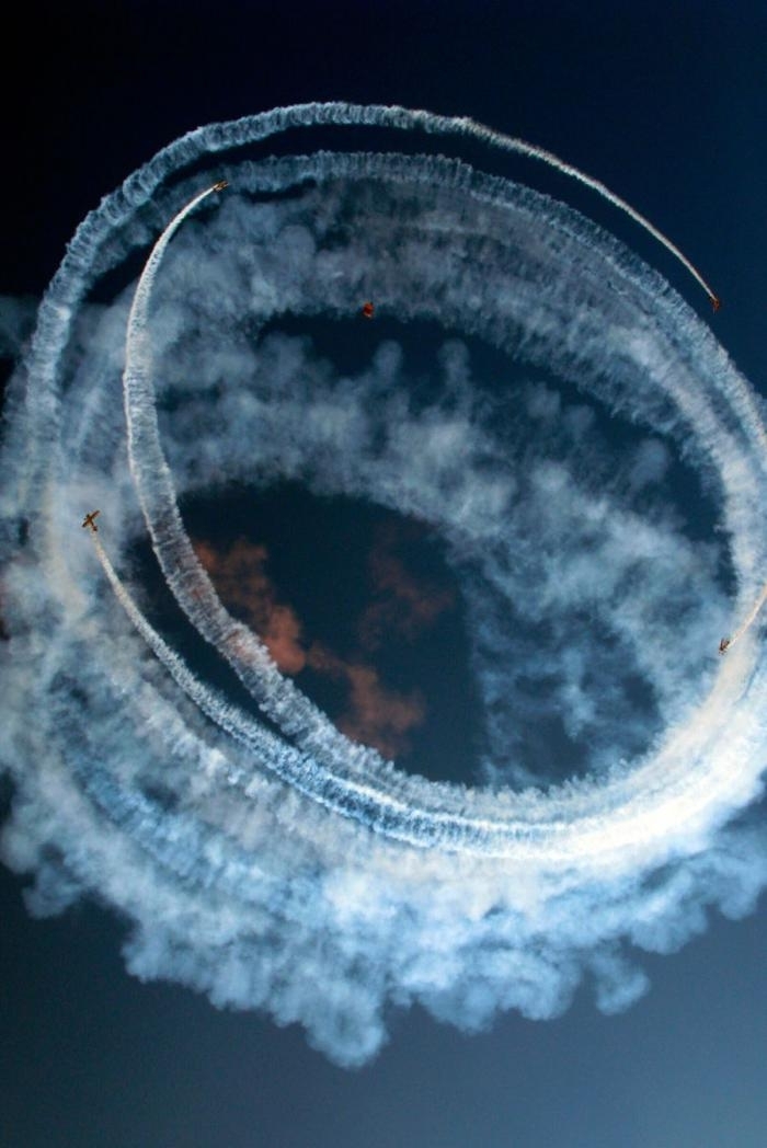 700x1048, 258 Kb / спортивные самолёты, акробатика, фотошоп