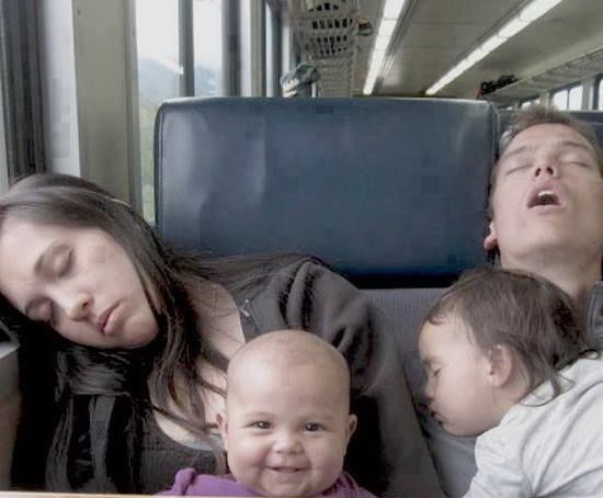 550x454, 50 Kb / ребенок, сон, поезд