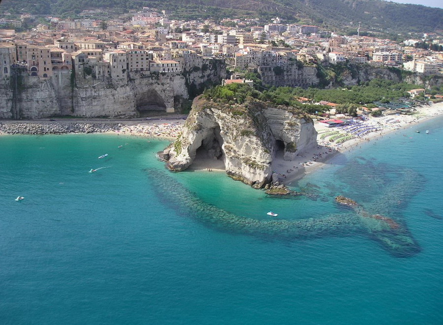 900x661, 263 Kb / вода, берег, скала, море