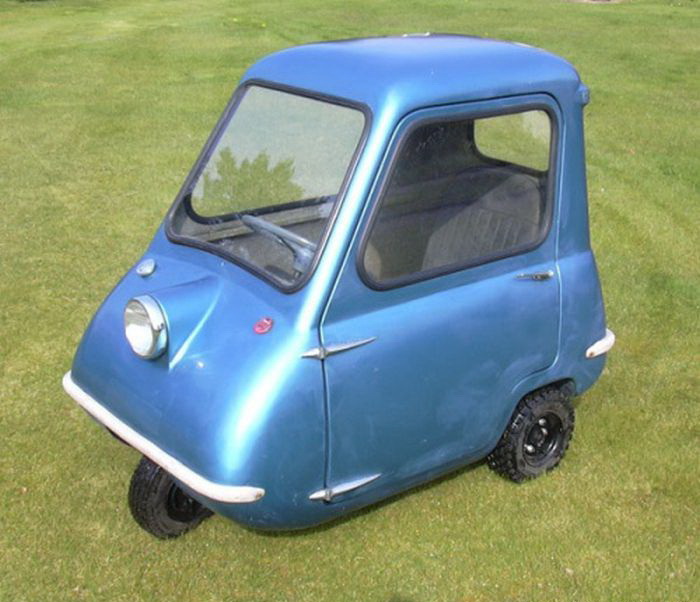 700x602, 107 Kb / авто, коробочка, трава