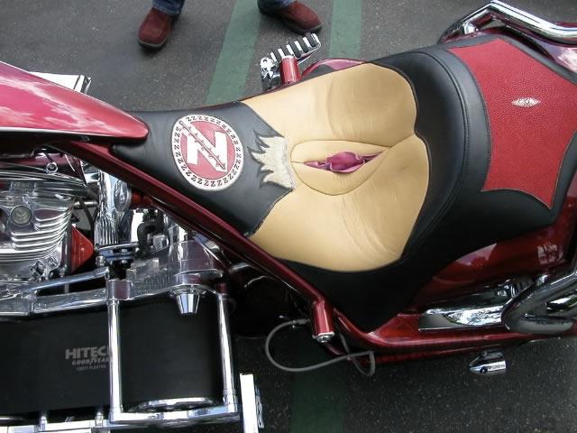 640x480, 50 Kb / мотоцикл, сидение, вагина