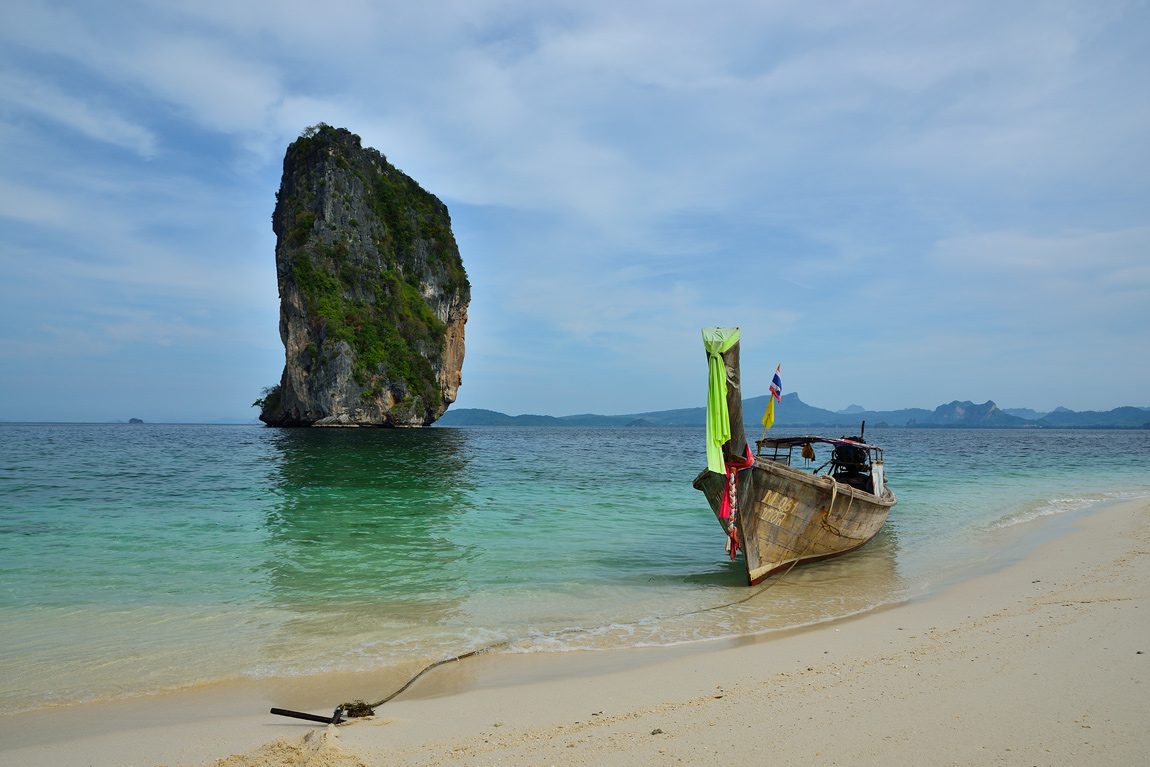 1150x767, 284 Kb / скала, море, лодка, небо, пляж