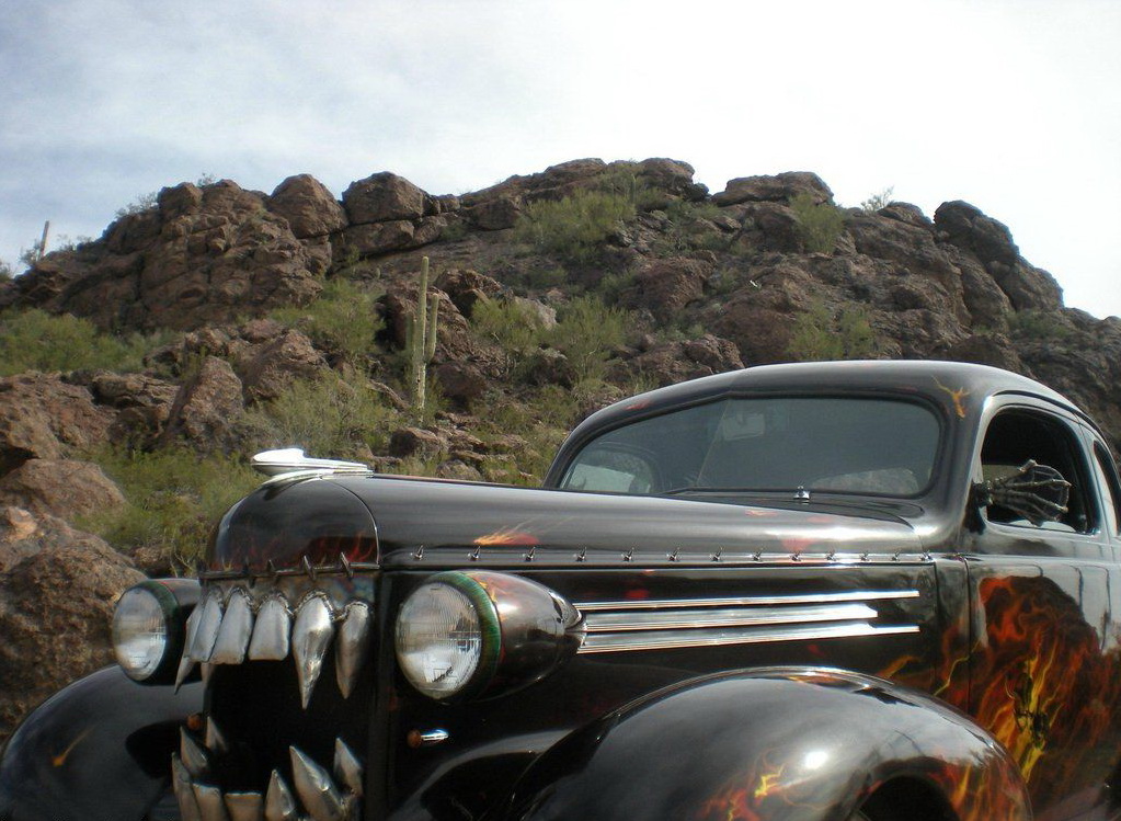 1023x749, 249 Kb / авто, зубы