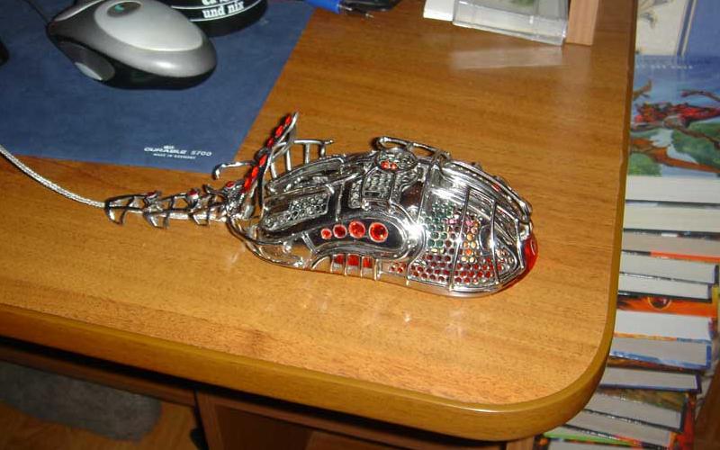 800x500, 61 Kb / моддинг, мышка, стол, коврик, мышь