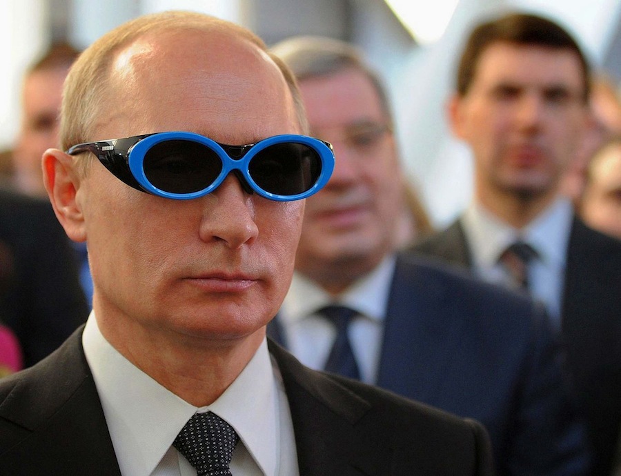 900x690, 150 Kb / путин, очки