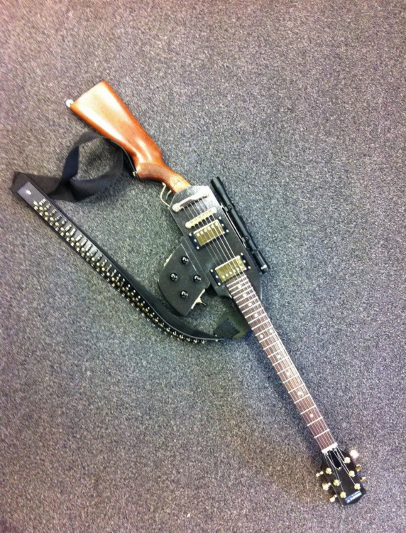 572x750, 253 Kb / приклад, оружие, гитара, гриф