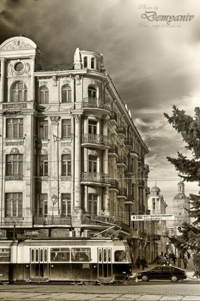 402x604, 83 Kb / Винница, трамвай, башня, ч/б, фотография