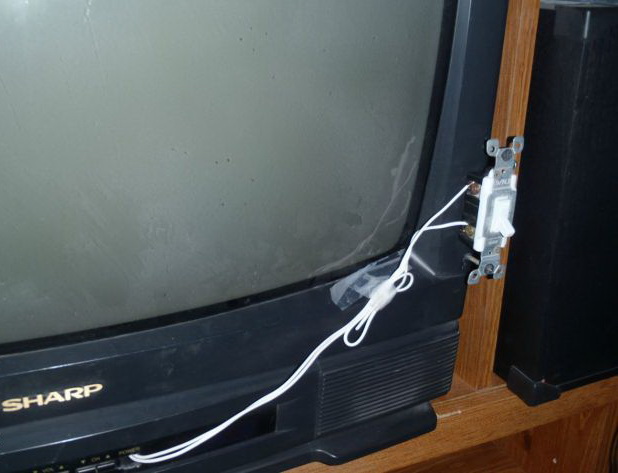 618x473, 64 Kb / телевизор, выключатель, починил