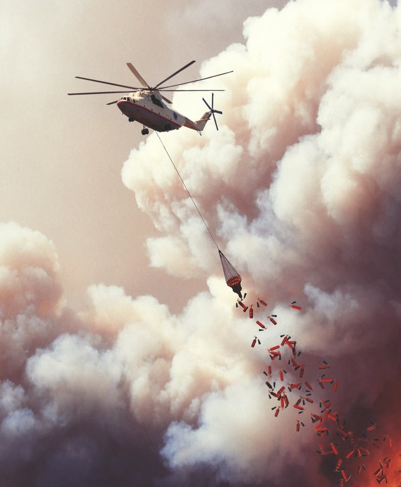 811x986, 87 Kb / вертолет, пожар, огнетушитель