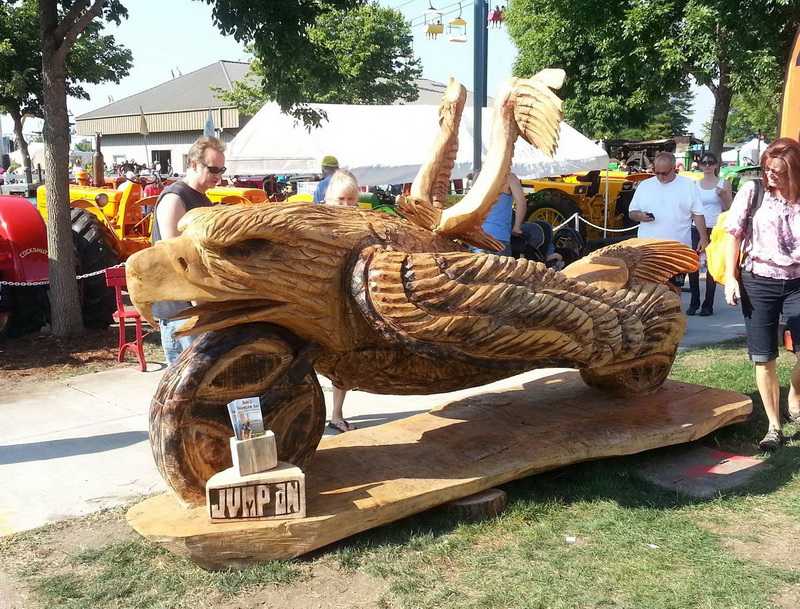 800x609, 281 Kb / мотоцикл, дерево, резка