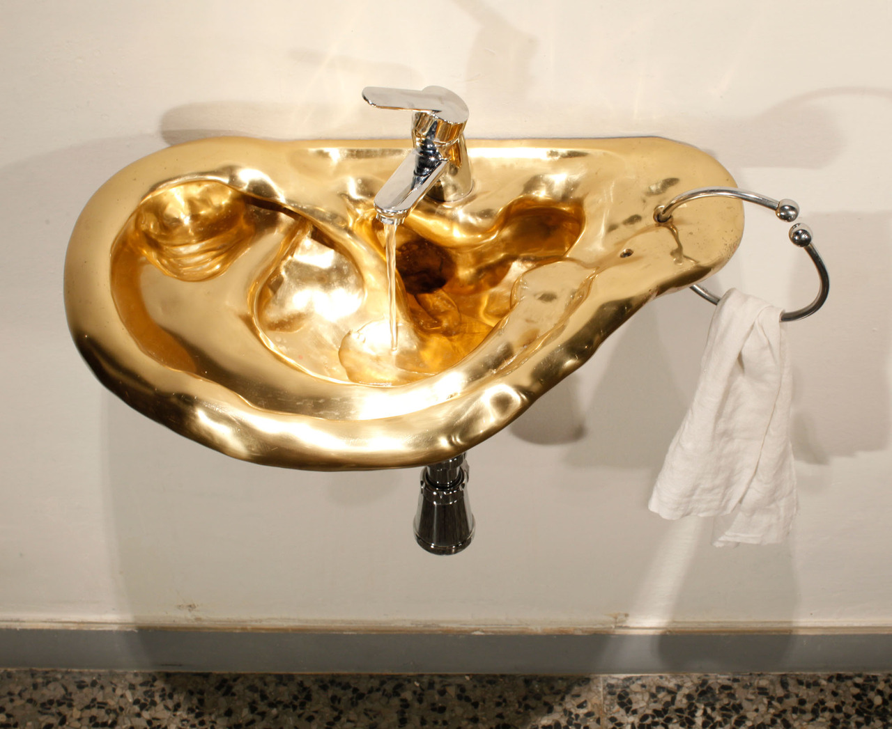 1280x1047, 290 Kb / раковина, ухо, серьга