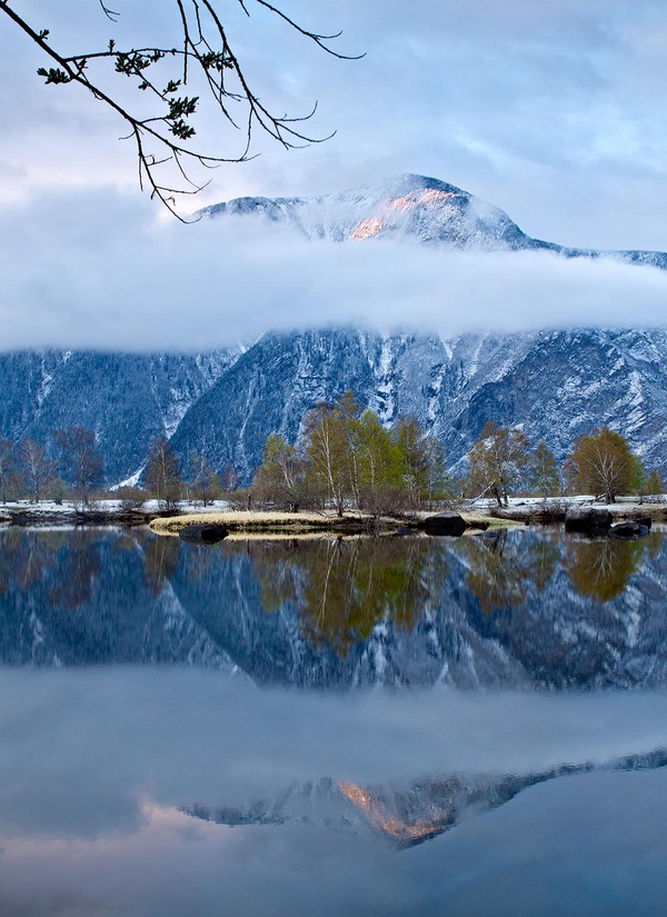 600x825, 137 Kb / горы, озеро, отражение