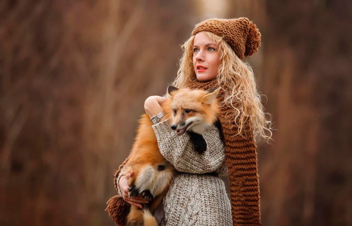 700x450, 43 Kb / девушка, лиса