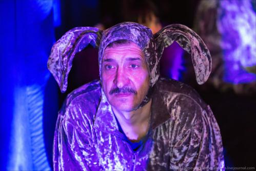 499x333, 29 Kb / грустный, зайчик