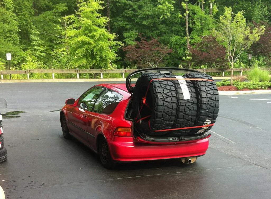 1025x754, 153 Kb / авто, багажник, колёса