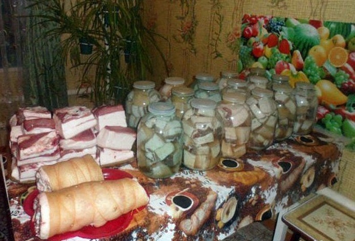 694x471, 129 Kb / банки, свинина, сало