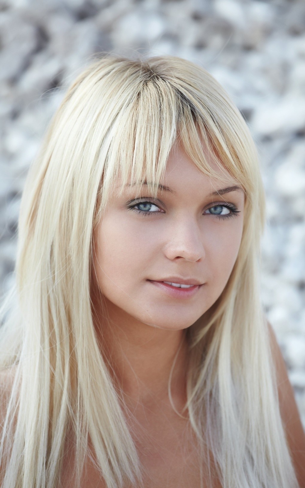 1020x1632, 263 Kb / Блондинка, взгляд