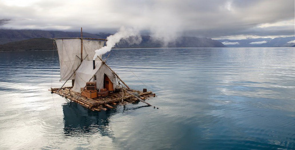 1025x520, 152 Kb / плот, парус, дым