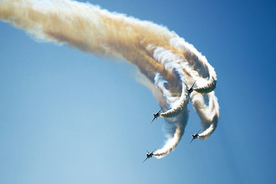 960x640, 65 Kb / самолёт, дым, след, небо