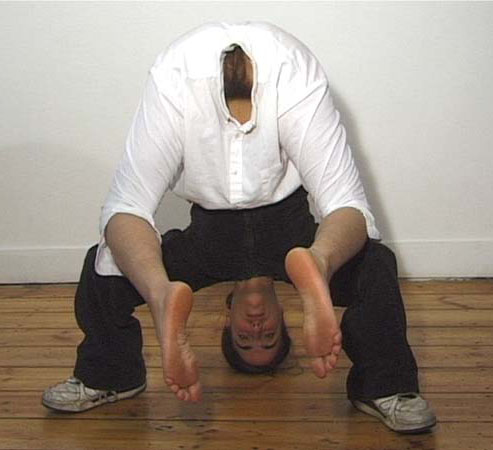 493x450, 34 Kb / ноги, рубашка, акробат