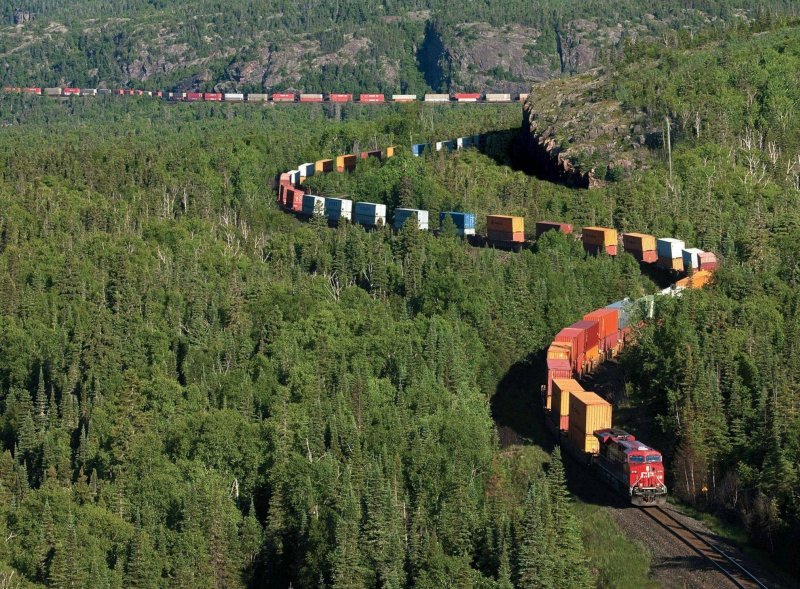 800x589, 164 Kb / поезд, лес, змейка