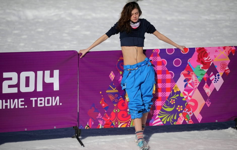 940x596, 219 Kb / Сочи, солнце, девушка, загорает