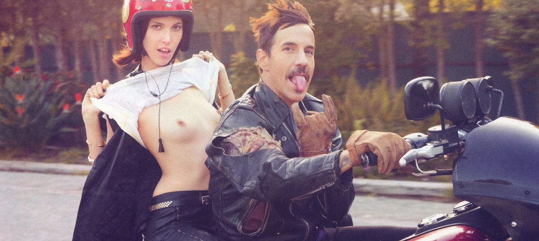 1084x486, 155 Kb / rhcp, мотоцикл, шлем, язык