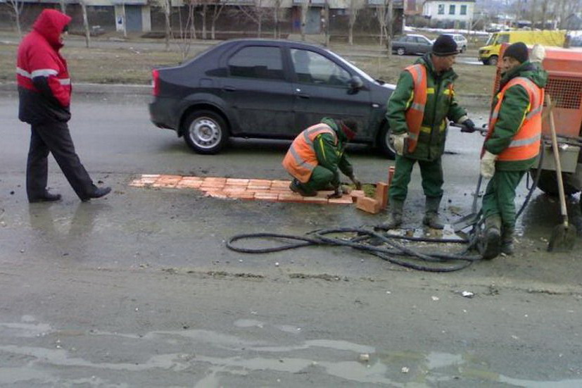 827x551, 135 Kb / дорога, асфальт, кирпич