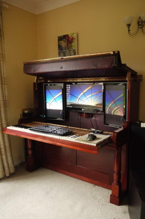 579x873, 112 Kb / стол, компьютер