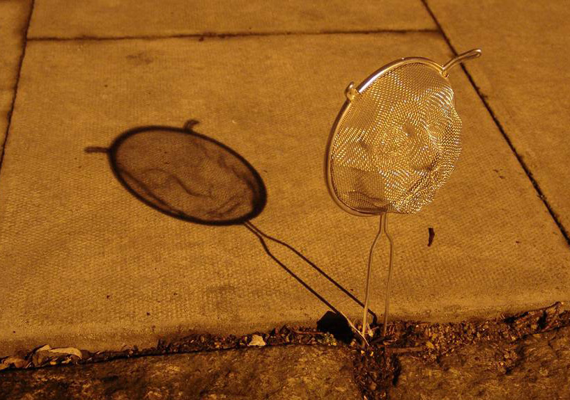 818x575, 156 Kb / дуршлаг, тень, лицо