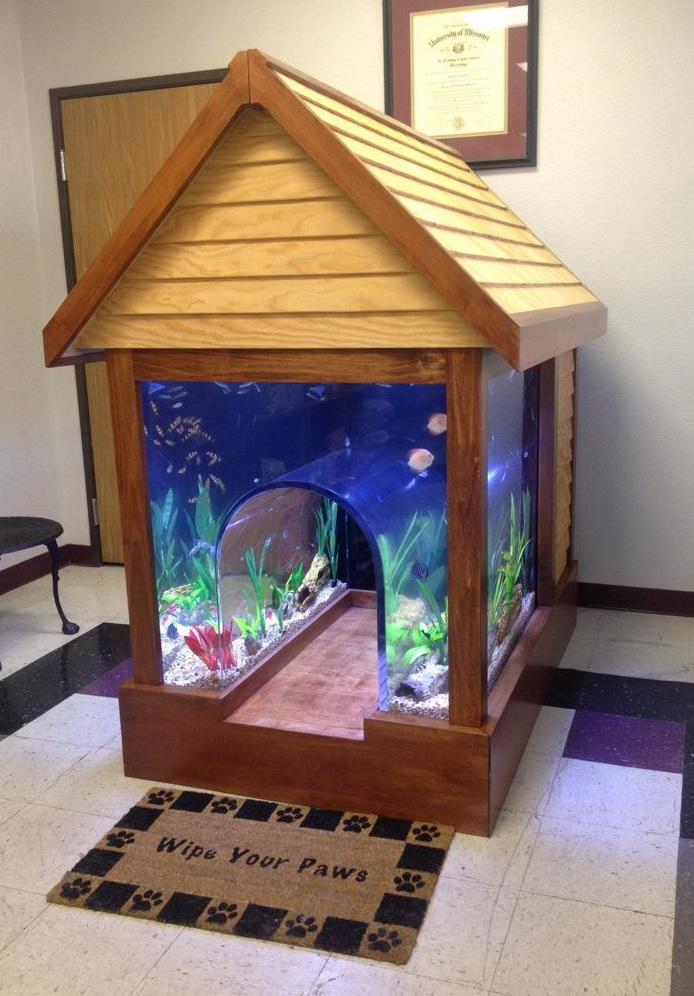 694x996, 229 Kb / будка, аквариум, рыбки