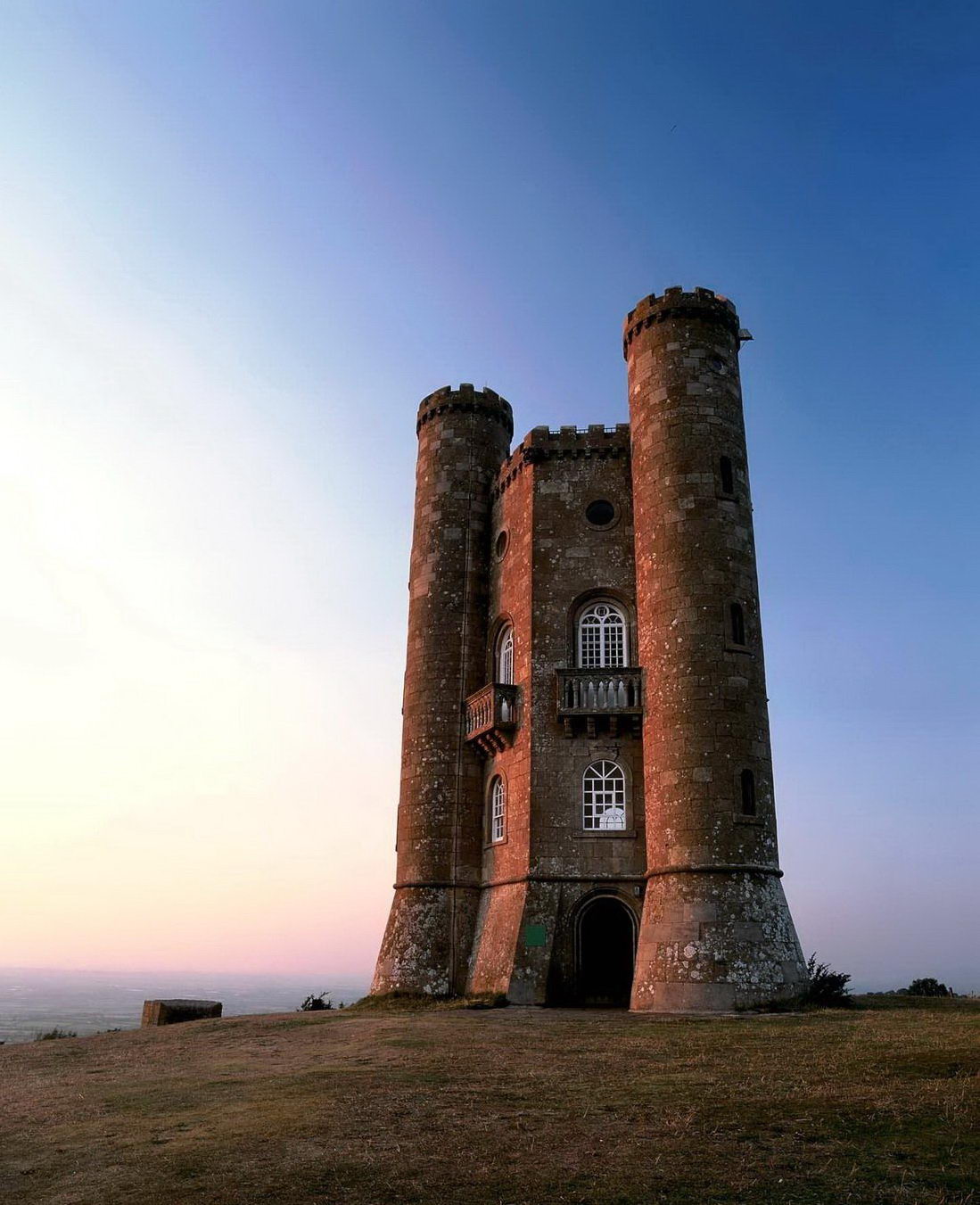 1099x1351, 184 Kb / Англия, замок, укрепление